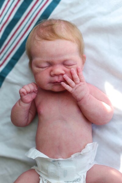 Muñeco Reborn Lucas Realista Niño 57cm / 2.600 kg + Pack Premium