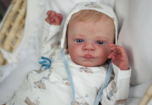 Reborn Premium Leo Niño Muñeco 54cm / 2.900 kg + Pack Premium