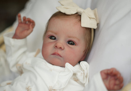 Reborn Premium María Niña Muñeco 55cm / 2.300 kg + Pack Premium